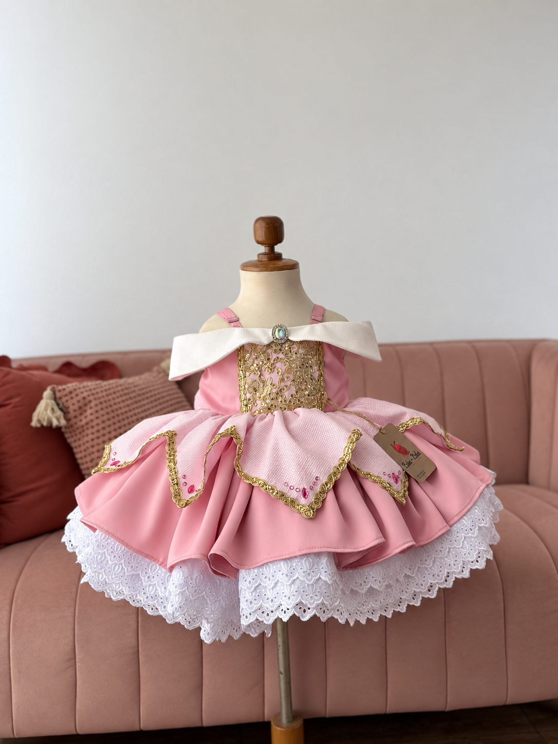 Vestido corto de aurora sin mangas