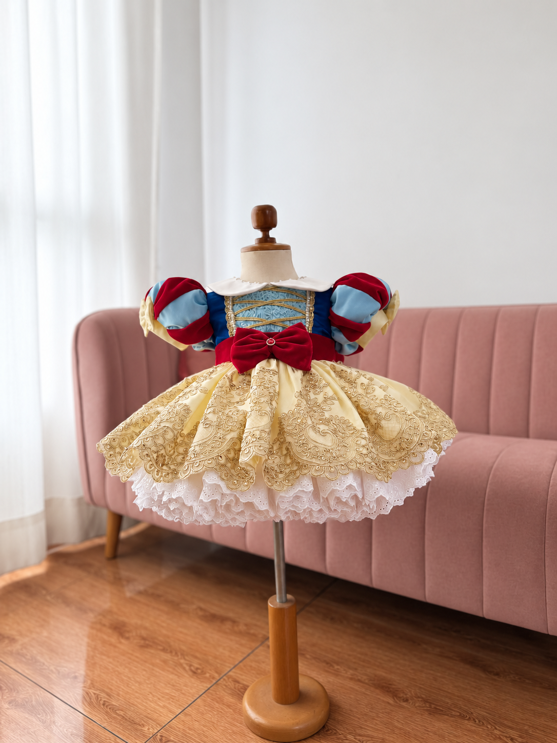 Vestido blancanieves corto con pecho cruzado
