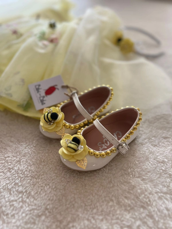 Zapatos abejita