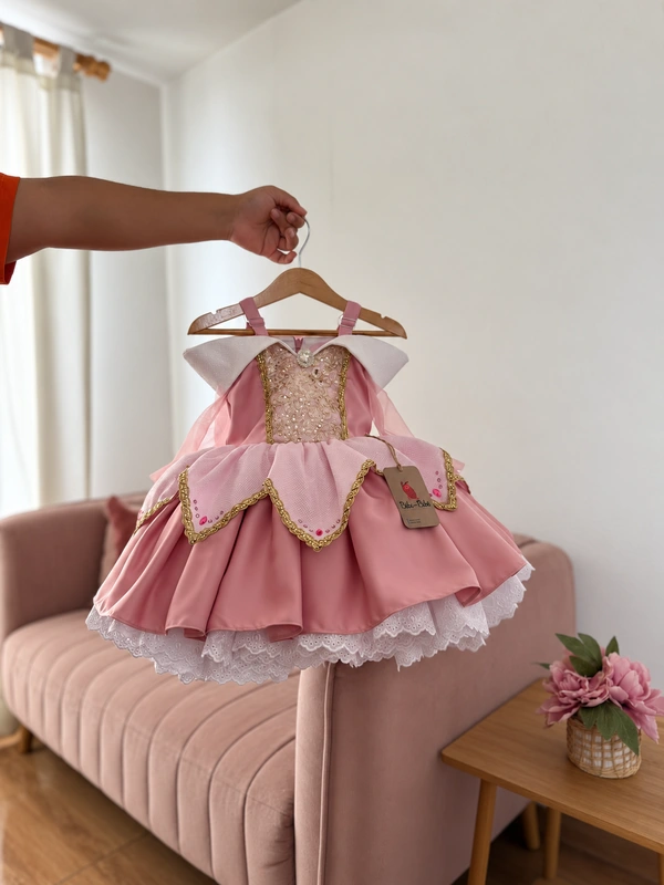 Vestido corto de aurora manga larga