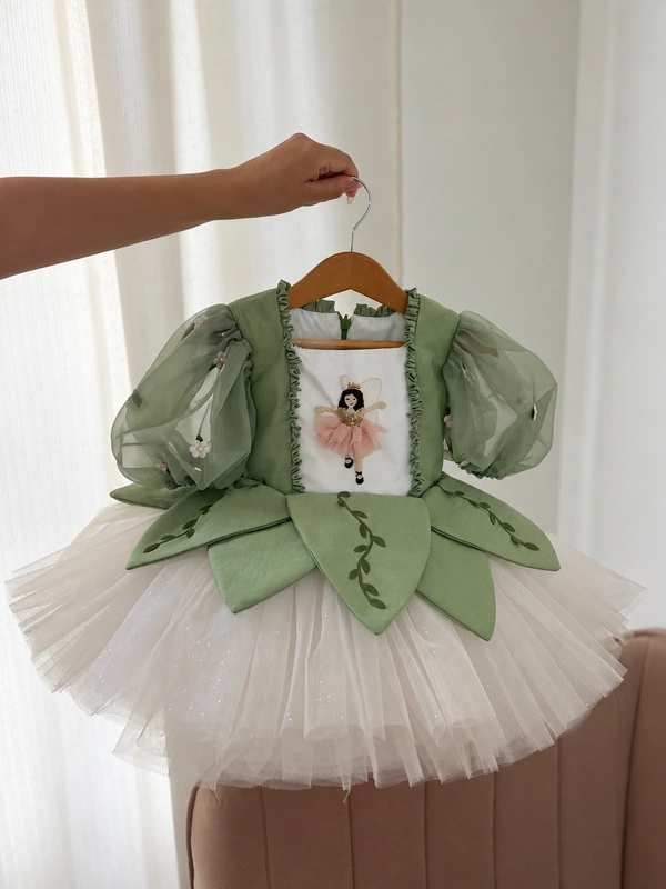 Vestido jardin encantado hadas